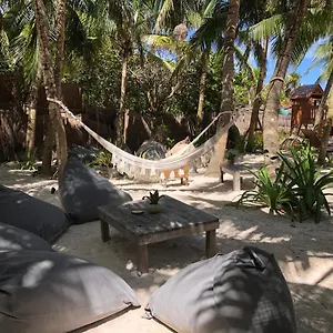 kitesurfers-paradise-condo-jacuzzi-deck-pool.tulum-hotels.net/